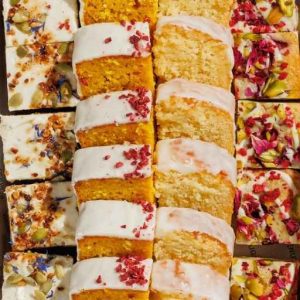 ur-cafe-seasonal-artisan-cake-platter-box